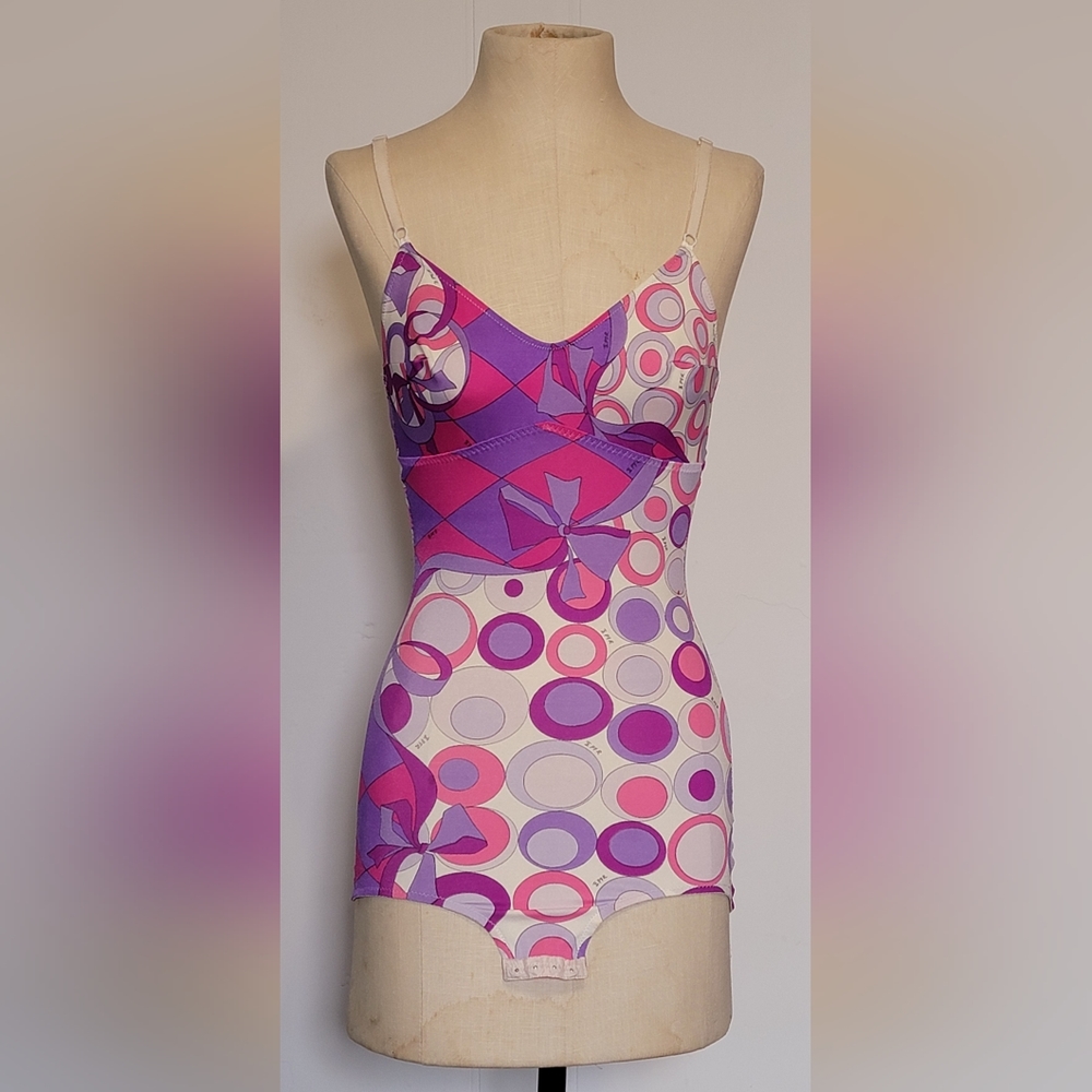 Emilio Pucci for Fromfit Rogers 34B. Purple, pink, white. Small.